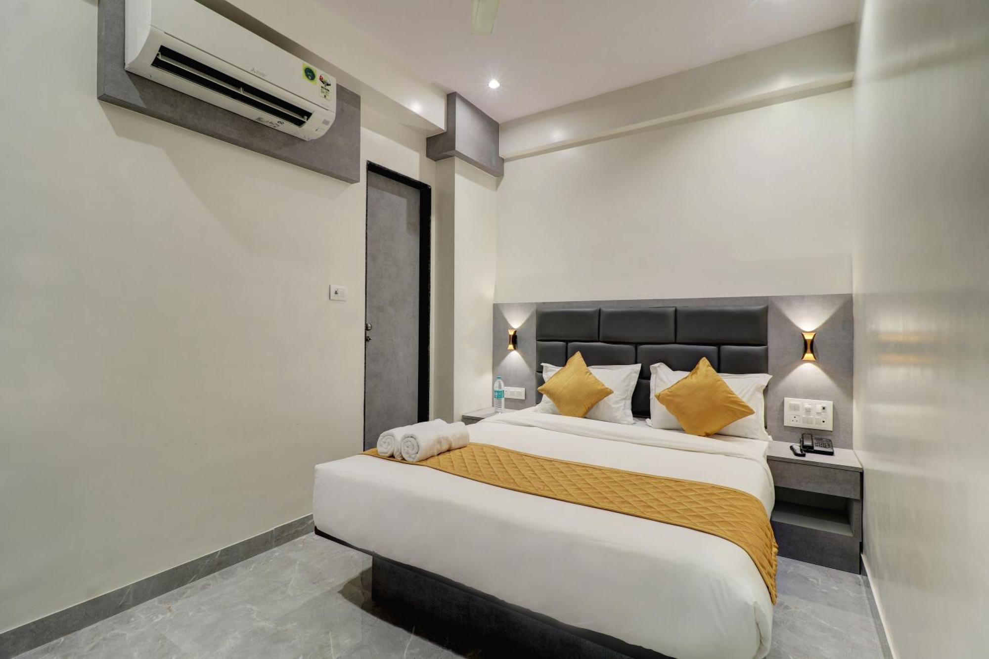 Hotel Enigma Inn มุมไบ ภายนอก รูปภาพ